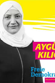 Oder starten sie eine neue suche, um noch mehr fotos bei imago zu entdecken. Fdp In Neumunster Aygul Kilic S Wahlkampf Mit Kopftuch Politik Sz De