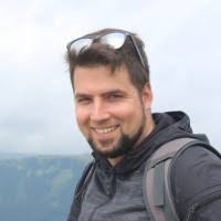 300+ profilů „Dan“