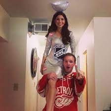 Cute Couples Costumes Stanley Cup And Red Wing Costume Couplescostume Halloween Stanleycup Couple Halloween Costumes Couples Costumes Halloween Costumes