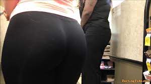 Big Latina Bubble Butt In Tight Black Leggings - EPORNER