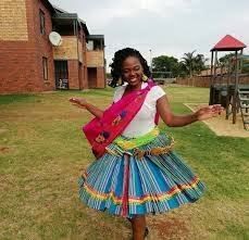The tsonga people are an offshoot of the zulu tribe, and therefore there are similarities in the clothing. Traditional Dresses In South Africa Sunika Traditional African Clothes