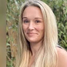 Andrea Kelliher's Instagram, Twitter & Facebook