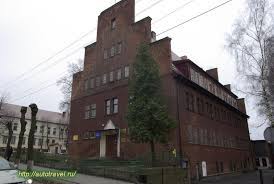 В парке несколько деревянных скульптур на военную тематику. Mamonovo Kaliningradskaya Oblast