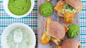 Jamie Oliver Fischbrotchen Mit Erbsenpuree Das Rezept Von Jamie Oliver Rezept Fisch Brotchen Erbsenpuree Rezepte