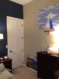 Blue Accent Wall Transitions To Benjamin Moore Hc80 Bleeker Beige Blue Accent Walls House Styles Accent Wall
