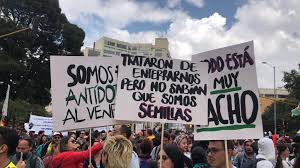 Cuarentena y toque de queda hoy martes. Carteles Del Paro Nacional Del 21 De Noviembre
