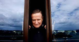 Vincitore di un tony award nel 1979 come miglior interprete per camere da letto, nel corso della sua carriera è apparso in più di 150 pellicole. Morte Di Robin Williams L Autopsia Conferma Si E Suicidato Rai News