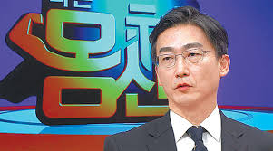 Dr. Lee Gook-jong talks about difficulties as trauma surgeon