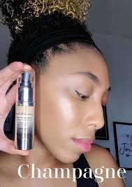 Glow that catches the light ✨ The Illuminating Skin Enhancer liquid drops  are packed with light-reflecting pearl pigments that blend effortlessly  into the skin for a smooth, radiant glow. 💫 Use them