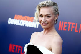 It consisted of 22 episodes, each running approximately 22 minutes in length. Did Portia De Rossi Quit Acting Here S What The Arrested Development Actress Is Doing Now