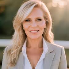 Thank you Voyage LA Magazine for featuring my career as a creative!