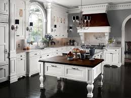 Traditional Southampton Kitchen By Woodmode Shown In Nordic White Finish On Regent Door Style Kitchen Remodel Home Kitchens Beautiful Kitchens