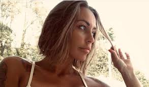 Belen rodriguez incinta su instagram si è mostrata in abbigliamento intimo e pancino in bella vista. Karina Cascella Su Belen Rodriguez Ed Il Suo L Ex Fidanzato Che Ne Pensa