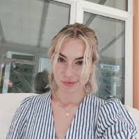 Amber Knowlton's Instagram, Twitter & Facebook