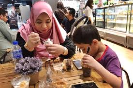 Meningkatkan nafsu makan bisa menjadi masalah yang rumit, apalagi jika anda disuguhkan dengan makanan yang tidak mengundang selera atau sedang berjuang meningkatkan berat badan. 10 Tips Berkesan Kawal Nafsu Makan
