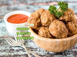 Bakso goreng anti ribet bisa bunda buat dari resep bakso ayam goreng berikut ini. Nggak Kempes Ini Cara Membuat Bakso Goreng Kopong