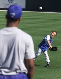 Patrick mahomes shares emotional embrace with his dad after super bowl win: Dad Of Chiefs Patrick Mahomes Foresaw Baseball Not Football The Kansas City Star