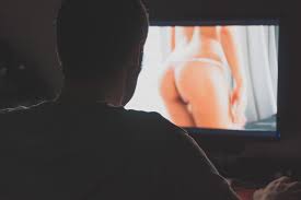 Ab wann darf ich Pornos ansehen? - Cool! Magazin