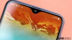 Samsung Galaxy M10 hands-on: Infinity-V ...