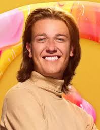 Chris Hughes is the early frontrunner to win Celebrity Big Brother 2025  following last night's launch The former Love Island star and current ITV  racing presenter leads the way. Close behind are