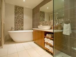 Badezimmer Mit Schonen Badefliesen1 Jpg 600 449 Pixel Modernes Badezimmerdesign Moderne Badezimmerideen Kleine Badezimmer