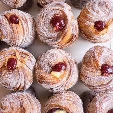 Strawberry And Cream Cruffins From Mr Holmes Bakehouse Desserts Breakfast Pastries Food