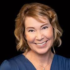 Carrie Lukins's Instagram, Twitter & Facebook