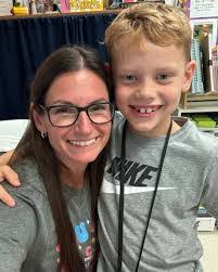 Cindy Scudder's Instagram, Twitter & Facebook