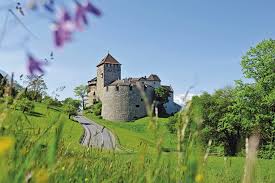 Liechtenstein is one of the world's two doubly landlocked countries — countries wholly surrounded by other landlocked countries (the other is uzbekistan). Unsere Gaste Aus Lichtenstein
