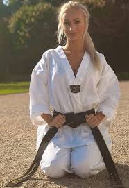 Pin By Tuu Bouknight On Taekwondo Girl Martial Arts Women Martial Arts Girl Women Karate