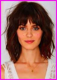 bob frisuren 15 bob haarschnitte fur dickes welliges haar 15 bob haarschnitte neuefrisure pony frisur rundes gesicht haarschnitt pony rundes gesicht