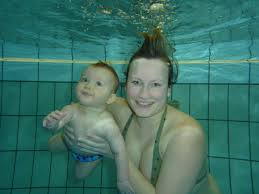 Bei frühgeborenen sollte es entsprechend später losgehen. Babyschwimmen Babyschwimm Agentur Schwimmen In Dresden