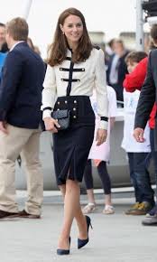 Kate middleton and polka dots: Kate Middleton Taclee Parce Qu Elle Recycle Ses Tenues Robe Kate Middleton Style Kate Middleton Tenue