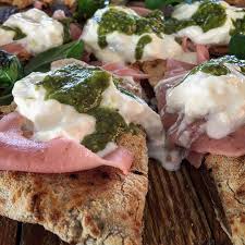 Una Domenica Diversa Pizza Con Farina Integrale Mortadella Burrata Crema Di Pistacchio E Basilico Buonissi Food Burrata Pizza