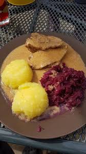 Sauerbraten In Buttermilch Eingelegt In 2019 Hauptspeise Sauerbraten Rinderbraten Einlegen Und Rezept Sauerbraten