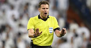 Diese seite liefert eine übersicht über alle einsätze des schiedsrichters dr. Referee Felix Brych To Officiate Barcelona S Second Leg Tie Against Man Utd Ht Media