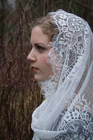 Spanish lace floral lace mantilla pattern. Evintage Veils Long Wrap Cream White Spanish Style Lace Vintage Inspired Lace Chapel Veil Scarf Mantilla Shawl Hats Caps Accessories Valresa Com