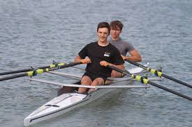 En france, le premier club est né en 1838 sous le nom de la société des régates du havre, devenu la société havraise de l'aviron en 1890 10. Le Debut Des Championnats De France D Aviron Annule A Bourges A Cause De La Tempete Miguel Bourges 18000