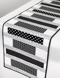 Vogue Table Runner Quilted Table Runners Patterns Quilted Table Runners Patchwork Table Runner