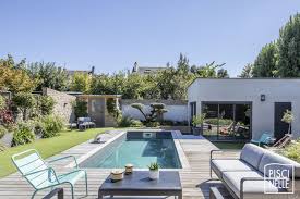 Try our easy web app and custom design your own swimming pool online. Build Your Own Pool Piscinelle