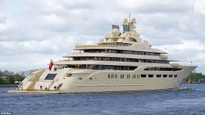 World S Fourth Largest Superyacht Delivered To Her Owner Big Yachts Most Expensive Yacht Expensive Yachts