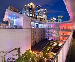 Awesome Salesperson, Awesome Room