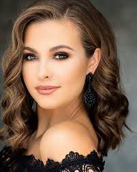 Emily Edmonds's Instagram, Twitter & Facebook