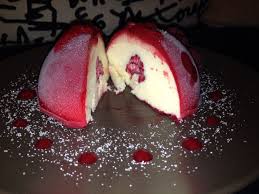 Dome Glace Au Fromage Blanc Et Coulis De Framboise La Recette Thermomix Cousine S Cake Delphine Hubert Thermomix Recette Fromage Blanc Coulis Framboise
