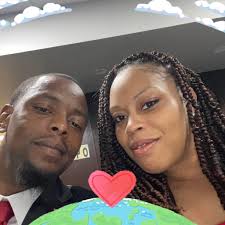 Angel Wings I love this warmer so much. It's a beautiful memorial warmer.  Every time I see this warmer it makes me smile. It reflects 🧡 onto the  wall. And, it's still