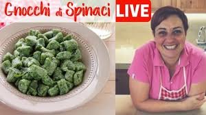 Lessarli e condirli con burro e formaggio o con un. Benedetta Live Gnocchi Di Spinaci Youtube