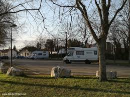 Découvrez notre camping en bourgogne : Wohnmobilstellplatz Bourg En Bresse Rhone Alpes Frankreich