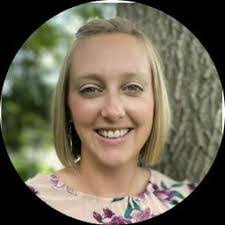 Carrie Main's Instagram, Twitter & Facebook