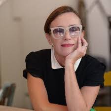 Lara Lloyd's Instagram, Twitter & Facebook