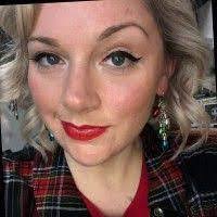 Eileen Derosa's Instagram, Twitter & Facebook